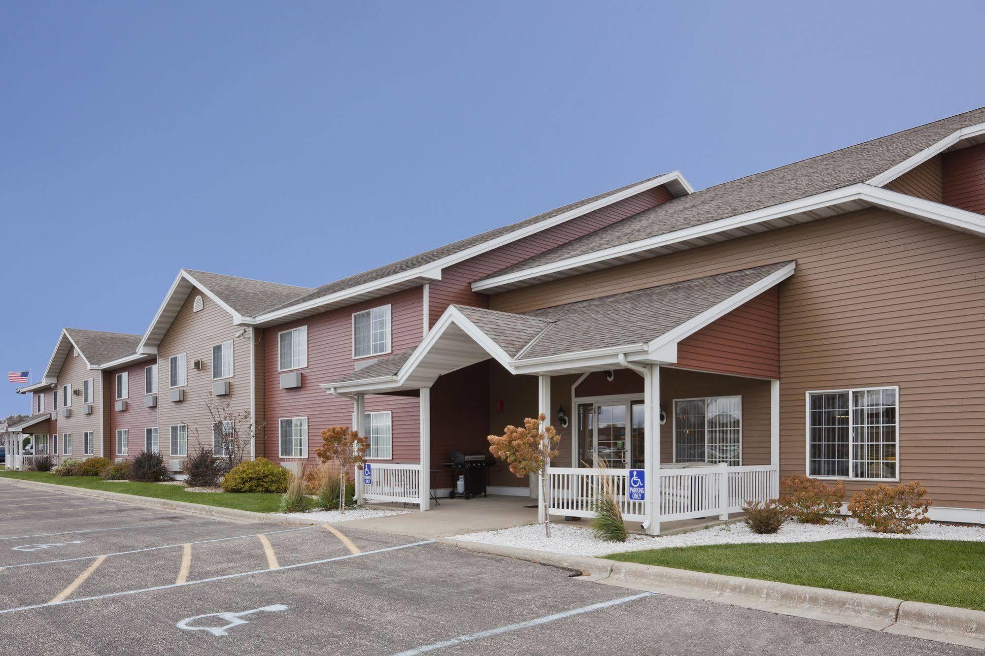 Paynesville Inn & Suites Eksteriør bilde